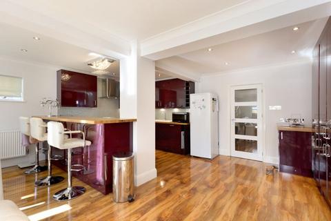 4 bedroom detached house for sale, Green Lane, Farnham Common