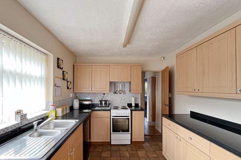 2 bedroom detached bungalow for sale, Chase Vale, Burntwood, WS7 3GD
