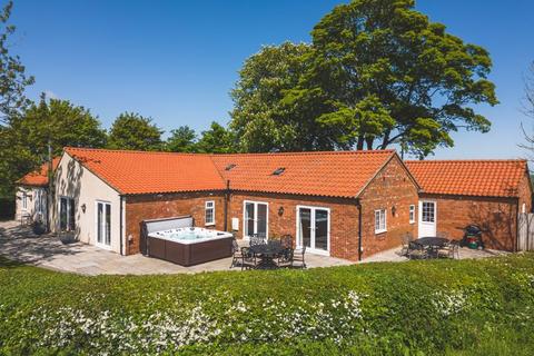 5 bedroom detached bungalow for sale, Woodys Top, Ruckland, Louth