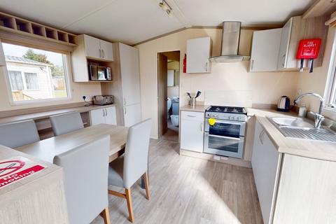 2 bedroom property for sale, 64 Meadows Walk, Whiddon Down, Devon