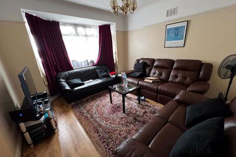 2 bedroom property to rent, Page Street NW7