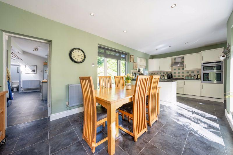 Kitchen/ dinner