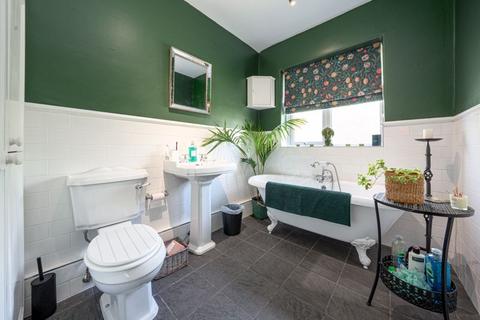 undefined, Golf Open 2026 - Old Town Lane, Liverpool - Sleep 7 (5 Minute walk to Freshfield Station)