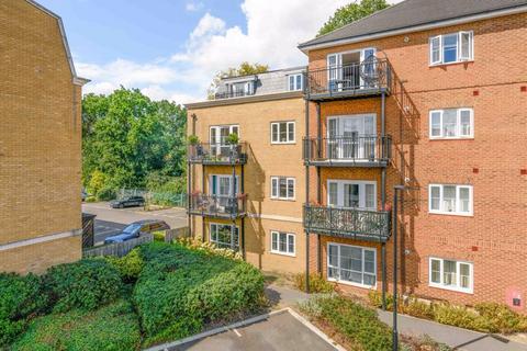 2 bedroom apartment for sale, Alderson Grove, Walton-On-Thames