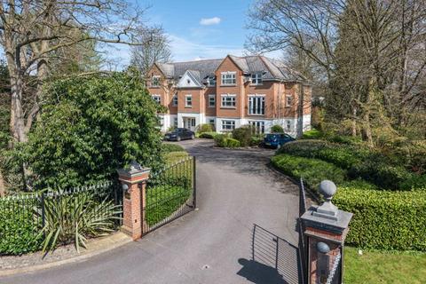 2 bedroom flat for sale, Oakland Grange, Sidney Road, Walton on Thames