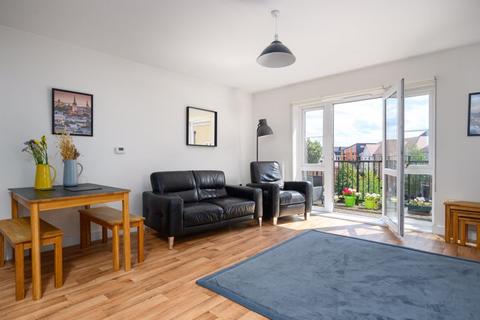2 bedroom apartment for sale, Alderson Grove, Walton-On-Thames