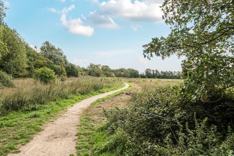 4 bedroom detached house for sale, Snowdrop Gardens, Reading RG5