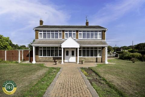 3 bedroom detached house for sale, Bawtry Road, Bessacarr, Doncaster