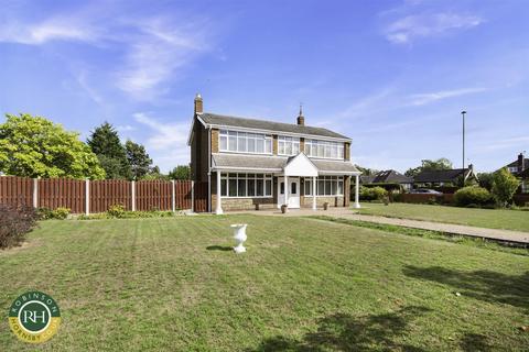3 bedroom detached house for sale, Bawtry Road, Bessacarr, Doncaster