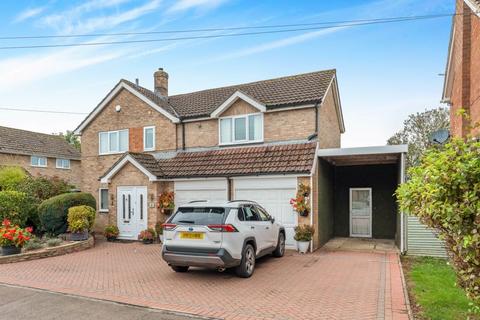 undefined, Molyneux Drive, Bodicote - Large Property