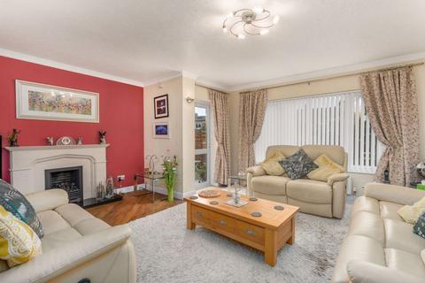 undefined, Molyneux Drive, Bodicote - Large Property