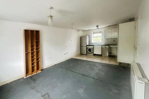 2 bedroom apartment for sale, New Bridge Gardens, Bury
