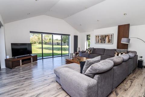 5 bedroom detached bungalow for sale, Lower Strode Road, Clevedon
