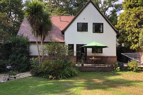 4 bedroom detached house to rent, Lakewood Road, Hiltingbury, Chandlers Ford