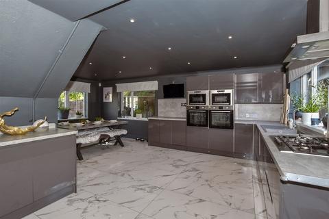 6 bedroom detached house for sale, Station Road, Ditton, Aylesford, Kent