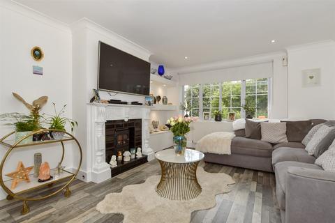 6 bedroom detached house for sale, Station Road, Ditton, Aylesford, Kent
