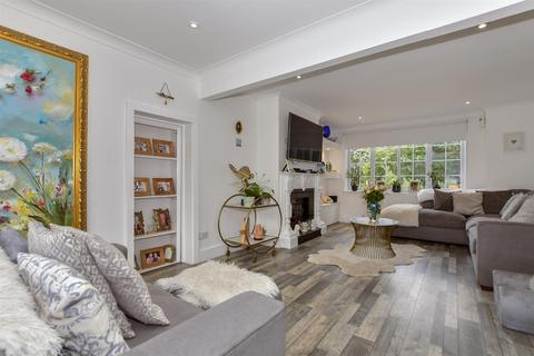 6 bedroom detached house for sale, Station Road, Aylesford ME20