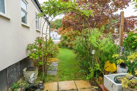 1 bedroom park home for sale, Weybridge Park Estate, Addlestone KT15