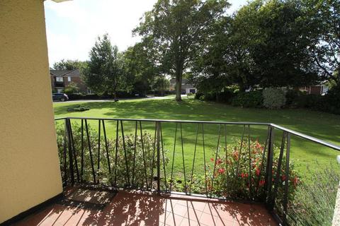 2 bedroom flat for sale, King Charles Court, Lord Warden Avenue, Deal, Kent, CT14 7LD