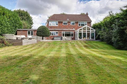 4 bedroom detached house for sale, Hillbury Close, Warlingham, Surrey, CR6 9TN