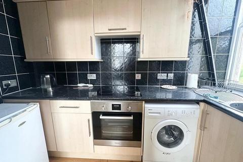3 bedroom flat to rent, Marina, St Leonards on Sea, East Sussex, TN38 0BN