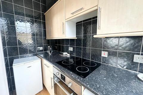 3 bedroom flat to rent, Marina, St Leonards on Sea, East Sussex, TN38 0BN