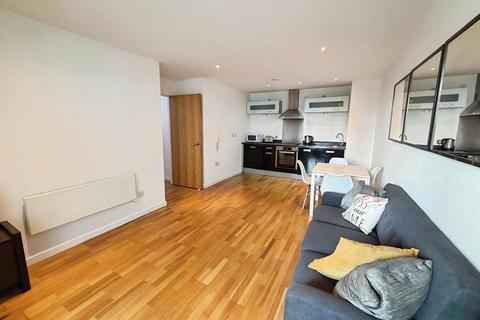2 bedroom flat to rent, Marsh Lane, Leeds, UK, LS9