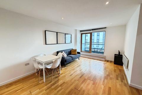 2 bedroom flat to rent, Marsh Lane, Leeds, UK, LS9