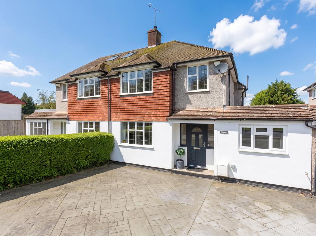 Detached house exterior, driveway