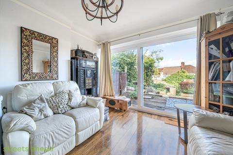 Lamberhurst Road, London, SE27