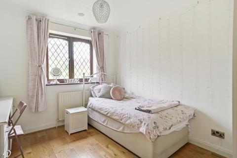 undefined, Rangeworth Place, Sidcup DA15