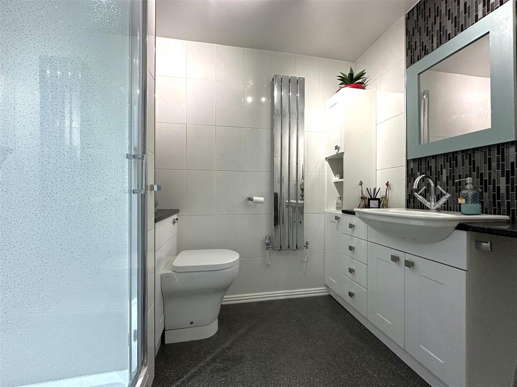 Contemporary Shower Room 523