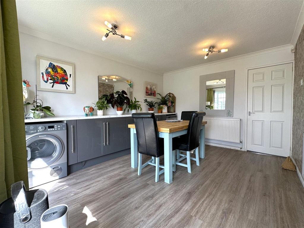 Dining Room 550
