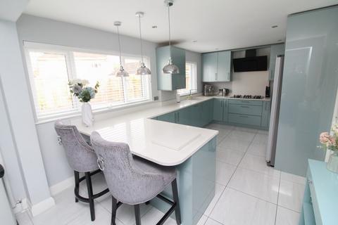 4 bedroom detached house for sale, Grasslees, Rickleton, Washington, NE38