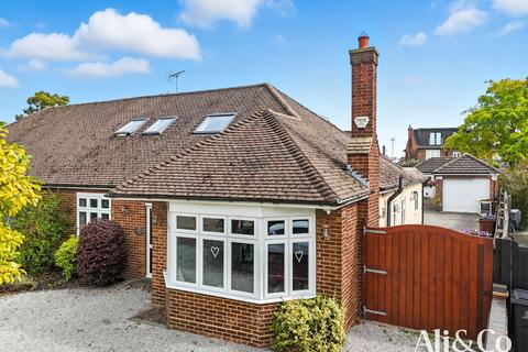 5 bedroom bungalow for sale, Stanford Road, Grays