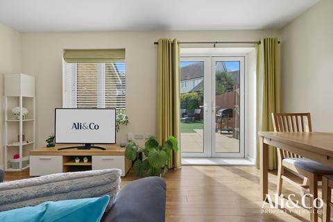 undefined, Woodside Close, Grays