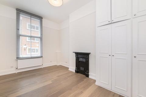 undefined, Shaftesbury Avenue, Covent Garden, WC2H