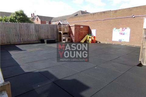 Retail property (high street) to rent, 382 High St West Bromwich B70 9LB