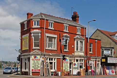 Retail property (high street) to rent, 90-91 High St Cradley Heath B64 5HE