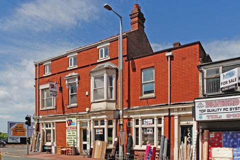 Retail property (high street) to rent, 90-91 High St Cradley Heath B64 5HE