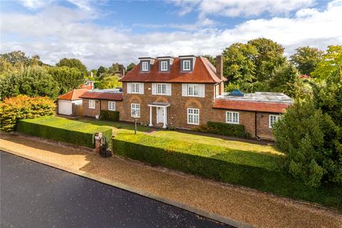 1 Fitzgerald Road, Thames Ditton, KT7 0TU