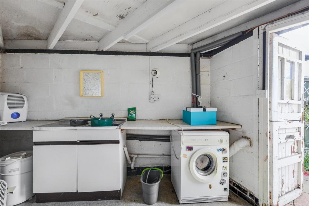 Utility Room 2.jpeg