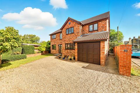 4 bedroom detached house for sale, Station Road, Leeds LS26