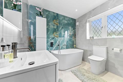 4 bedroom detached house for sale, Station Road, Leeds LS26