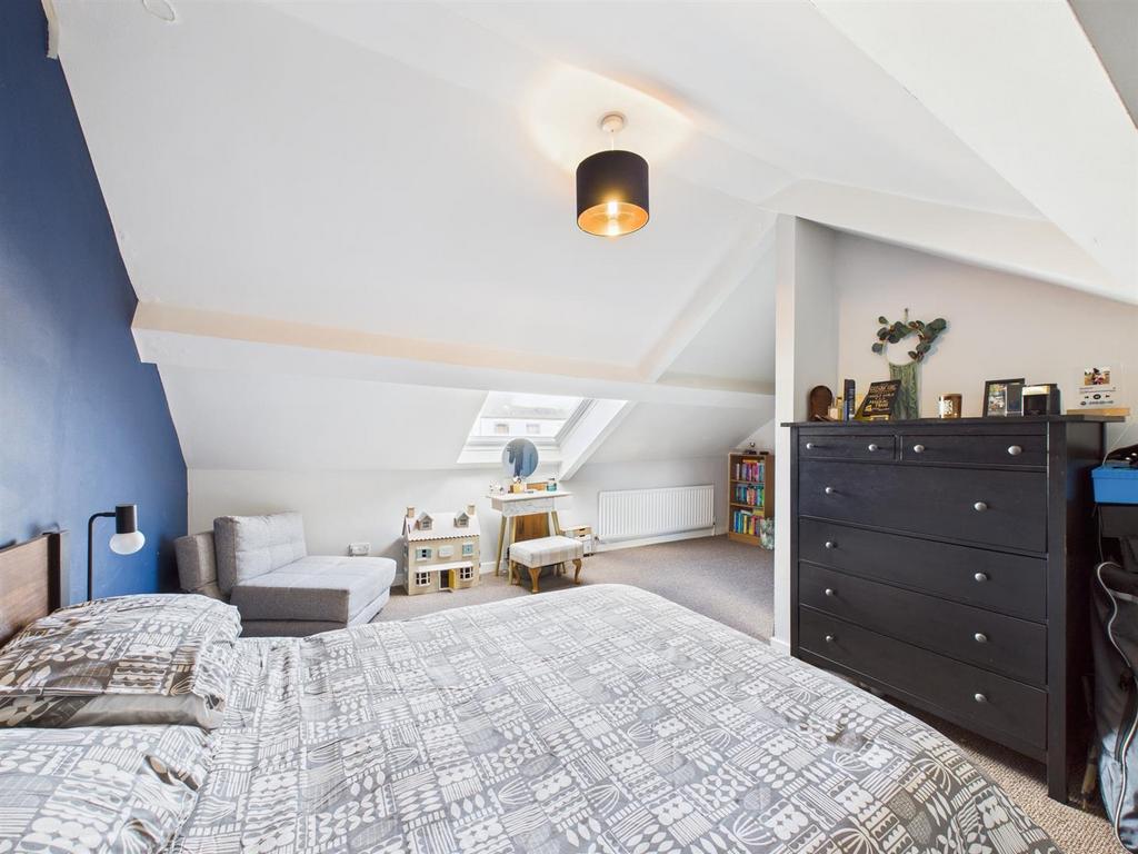 Bed 1 2.jpg