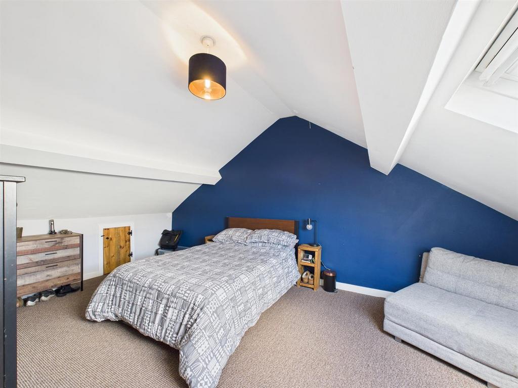 Bed 1.jpg