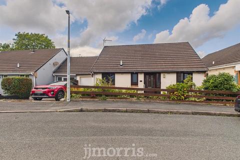2 bedroom semi-detached bungalow for sale, Castle High, Haverfordwest