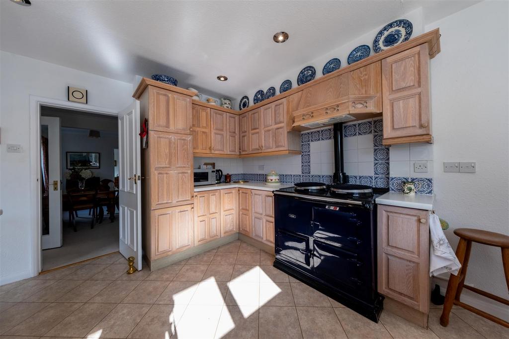 3 Badgers Close-004.jpg