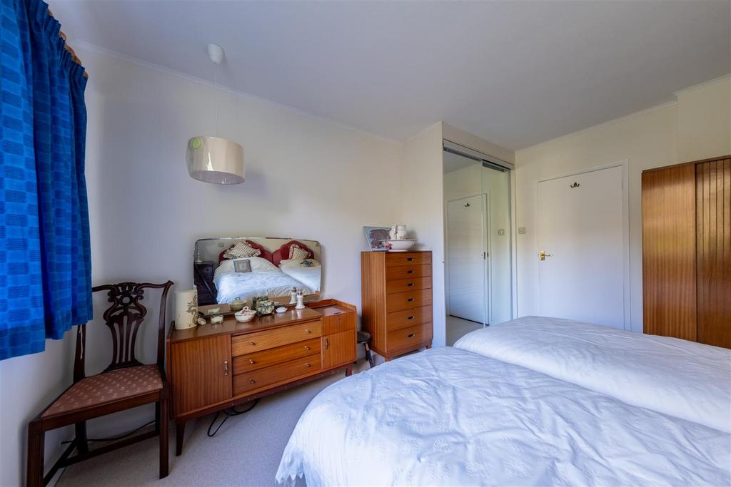 3 Badgers Close-029.jpg