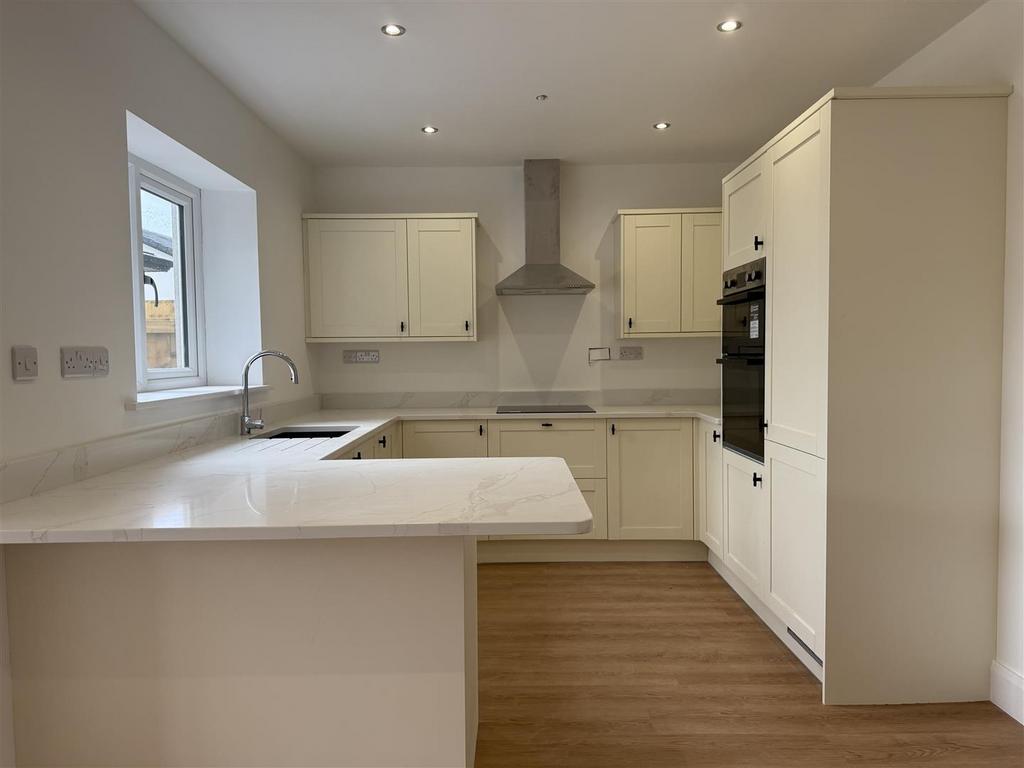 Kitchen-.jpg